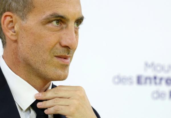Raphaël Glucksmann participe à un débat avec d'autres candidats à l'élection présidentielle, le 27 août 2026 à Paris