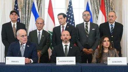 Signature de l'accord entre Israël, le Liban et les Etats-Unis lors d'une cérémonie au département d'Etat à Washington, le 26 juin 2026