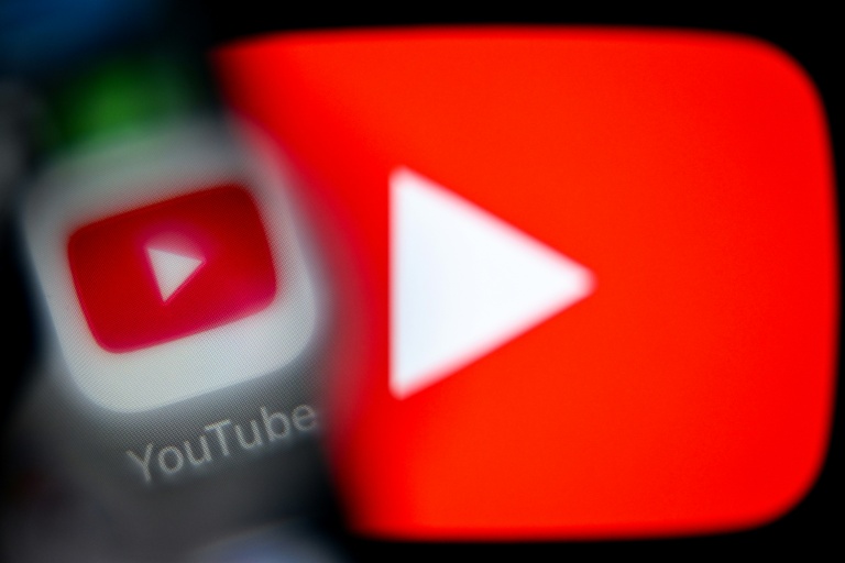 YouTube, trois mois après une condamnation inédite dans une affaire similaire, a conclu une transaction à l'amiable, au montant confidentiel, avec un jeune Américain de 15 ans qui accuse la plateforme de Google et d'autres réseaux sociaux d'avoir nui à sa santé mentale