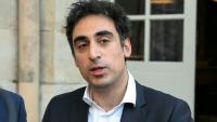 Le président de la Confédération générale des petites et moyennes entreprises (CPME), Amir Reza-Tofighi, s'adresse à la presse devant l'Hôtel Matignon, à Paris, le 24 juin 2025