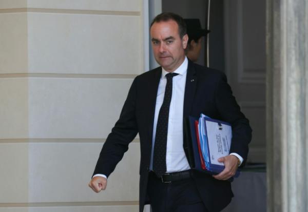 Le Premier ministre Sébastien Lecornu à la sortie de l'Elysée, le 9 juillet 2026 à Paris