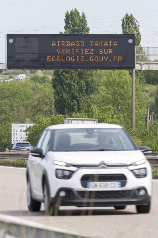 L'association de consommateurs CLCV (Consommation, logement et cadre de vie) a annoncé mercredi lancer une action de groupe visant le constructeur automobile Stellantis au nom de 150 propriétaires de voitures équipées d'airbags Takata défectueux