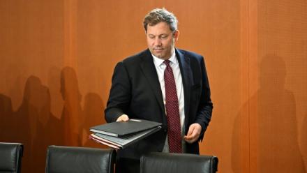 Le ministre des Finances Lars Klingbeil à  Berlin le 6 mai 2027