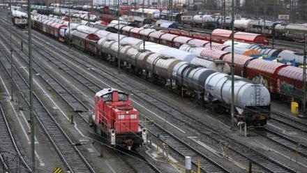 Trains de marchandises de la Deutsche Bahn, près de la gare de Hagen, le 11 mars 2024.