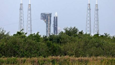 Une fusée Atlas V du groupe United Launch Alliance (ULA) au Kennedy Space Center à Cap Canaveral, en Floride, le 9 avril 2025