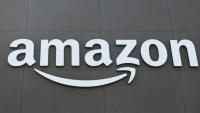 Le logo du géant Amazon à Torrance, en  Californie, le 29 juillet 2025.