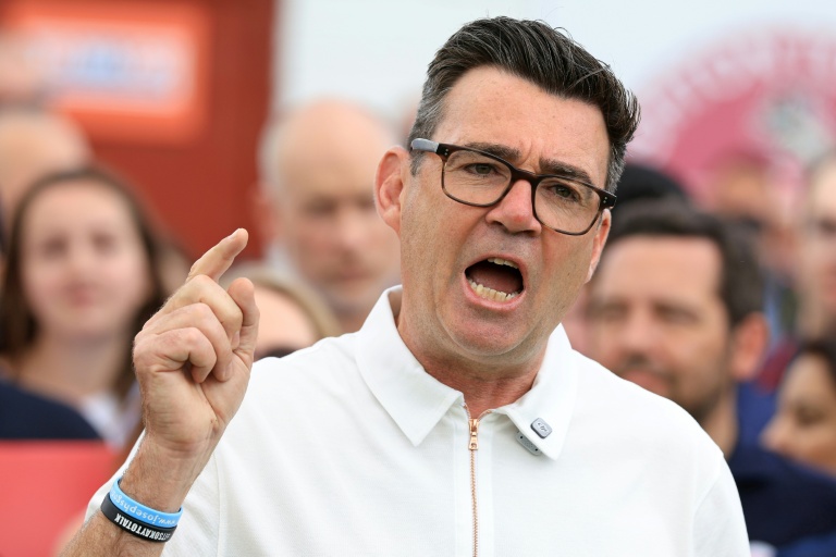 Andy Burnham, député travailliste de Makerfield, s'adresse à ses partisans et aux médias au lendemain de sa victoire à l'élection partielle, le 19 juin 2026 à Ashton-in-Makerfield, dans le nord-ouest de l'Angleterre