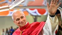 Le pape Léon XIV arrive au Stade de France dans sa papamobile le 25 septembre 2026 à Saint-Denis, près de Paris