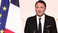 L'animateur de radio Jacques Essebag, également connu sous le nom d'Arthur, prononce un discours après avoir reçu le prix Jean-Pierre Bloch, au palais de l'Élysée à Paris, le 2 avril 2025