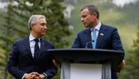 Le ministre canadien des Finances François-Philippe Champagne (G) et le ministre ukrainien des Finances Sergii Marchenko (D) lors d'une conférence de presse à l'occasion de la réunion du G7 Finances à Banff (Alberta), au Canada, le 20 mai 2025