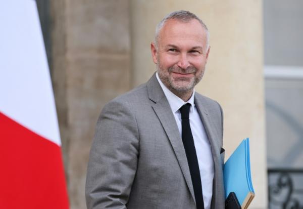 Le ministre des Relations avec le Parlement Laurent Panifous quitte le palais de l'Elysée après le conseil des ministres, le 22 octobre 2025