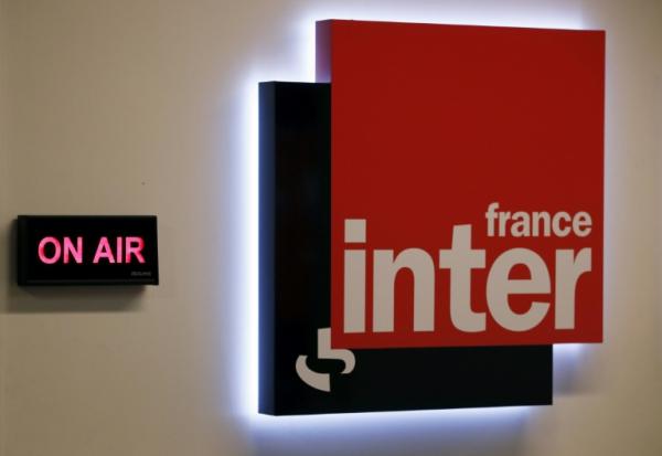 La station publique France Inter a maintenu sa forte avance en tête des audiences radio de janvier à mars 2026 avec 7,1 millions d'auditeurs quotidiens, en léger recul mais loin devant RTL et franceinfo, tandis qu'Europe 1 stagne, selon Médiamétrie