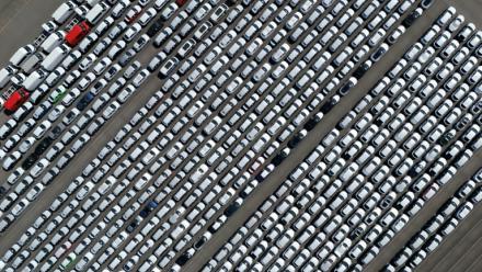 Les appels se multiplient dans l'UE pour assouplir l'interdiction de vendre des voitures neuves à moteur thermique à partir de 2035