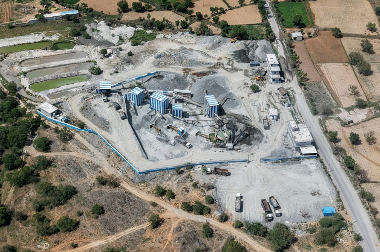 Un site de concassage de pierres de carrière, le 19 mai 2026 dans les monts Aravalli, dans l'Etat du Rajasthan 