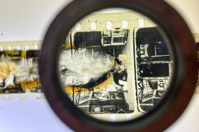 Une partie détériorée du film muet du Français Georges Méliès datant de 1897, 