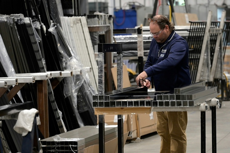 Un ouvrier dans un entrepôt de Shapes Unlimited, à North Jackson, dans l'Ohio, le 30 septembre 2026