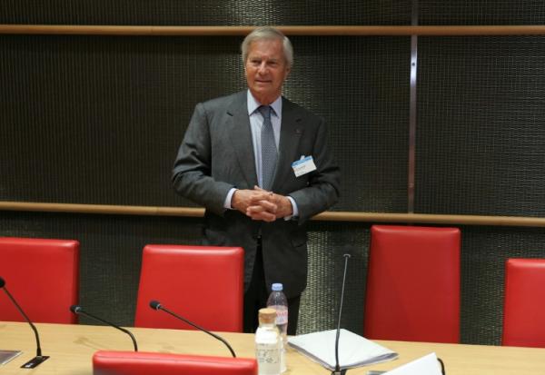 Le milliardaire Vincent Bolloré, actionnaire majoritaire du groupe de médias Canal+, assiste à une audition de la Commission d'enquête sur l'audiovisuel à l'Assemblée nationale, le 24 mars 2026 à Paris