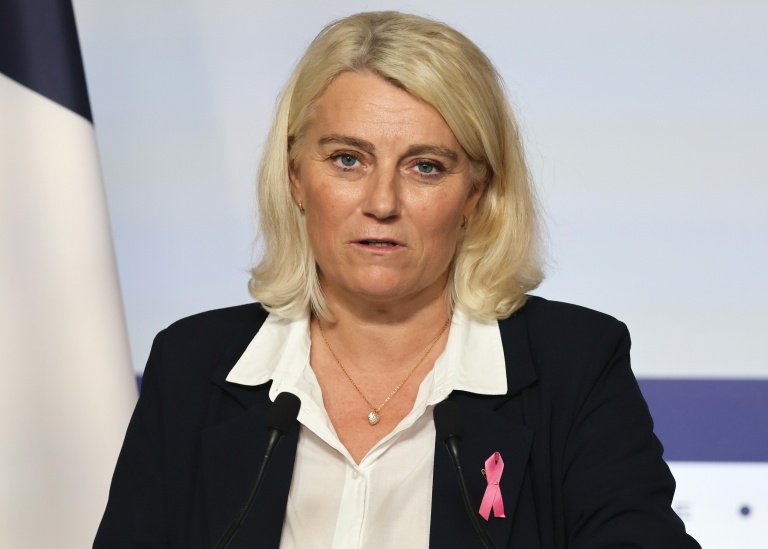 La ministre de la Santé  Stéphanie Rist s'exprime après le Conseil des ministres le 1er octobre 2026 à Paris