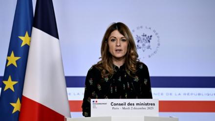 La porte-parole du gouvernement, Maud Bregeon, lors du compte-rendu du Conseil des ministres, Paris, le 2 décembre 2025