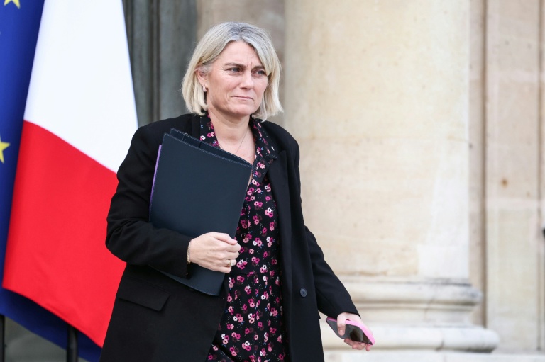 La ministre de la Santé Stéphanie Rist à l'Élysée le 26 novembre 2025