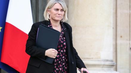 La ministre de la Santé Stéphanie Rist à l'Élysée le 26 novembre 2025