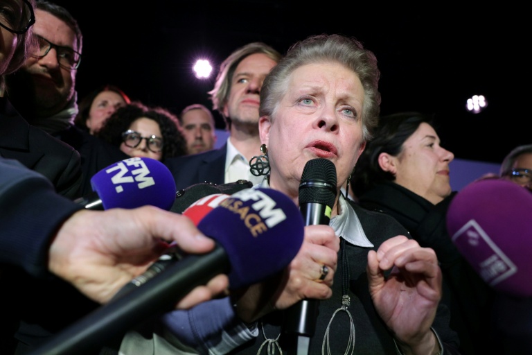 La candidate du PS à la mairie de Strasbourg, Catherine Trautmann, fait une déclaration après sa victoire au 2e tour des municipales, le 22 mars 2026 à Strasbourg, dans le Bas-Rhin