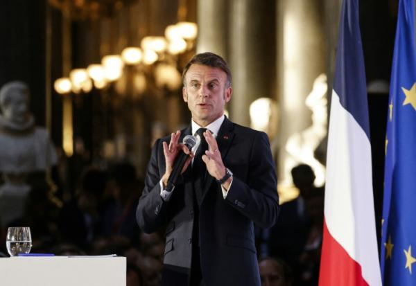 Emmanuel Macron au sommet Choose France au château de Versailles, le 13 mai 2024