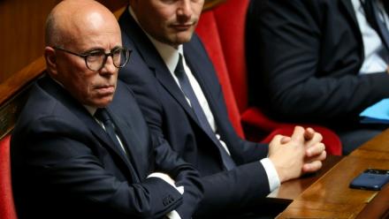 Le président du groupe parlementaire UDR, Éric Ciotti (g) lors des questions au gouvernement à l'Assemblée nationale, le 16 juin 2026 à Paris