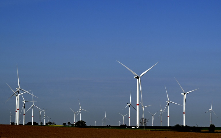 Des éoliennes à Hannut en Belgique le 28 avril 2026