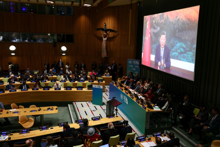 Le président chinois Xi Jinping s'exprime par visoconférence lors d'un sommet au siège des Nations Unies, à New York, aux Etats-Unis, le 14 septembre 2025