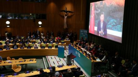 Le président chinois Xi Jinping s'exprime par visoconférence lors d'un sommet au siège des Nations Unies, à New York, aux Etats-Unis, le 14 septembre 2025