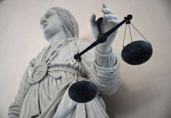 Trente-et-un an d'attente, 30 ans de prison requis: la peine maximale a été demandée jeudi contre Pascal Lafolie, jugé devant la cour d'assises de l'Aisne pour le meurtre en 1994 de Nadège Desnoix, lycéenne tuée à coups de couteau