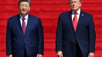 Le président des États-Unis Donald Trump (à droite) et le président chinois Xi Jinping (à gauche) arrivent pour une visite du Musée des Archives nationales le 25 septembre 2026 à Washington