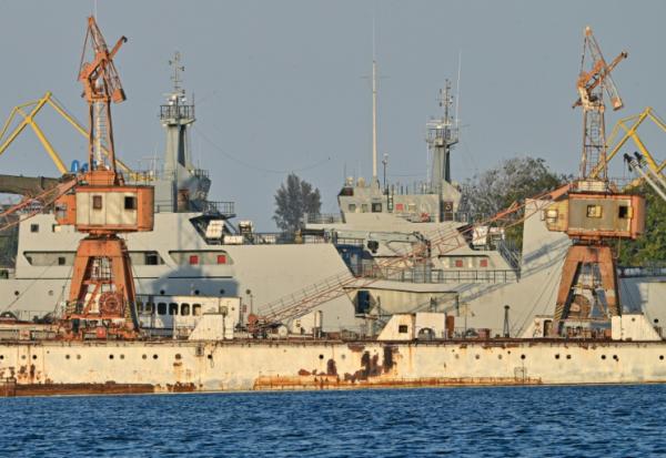 Des bateaux des garde-côtes cubains dans le port de la Havane, à Cuba, le 25 février 2025