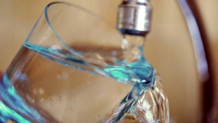 PDes mesures des "polluants éternels" de la famille des PFAS par l'État confirment les craintes que suscite l'un de ces composés chimiques, le TFA, présent presque partout en France dans l'eau, y compris du robinet