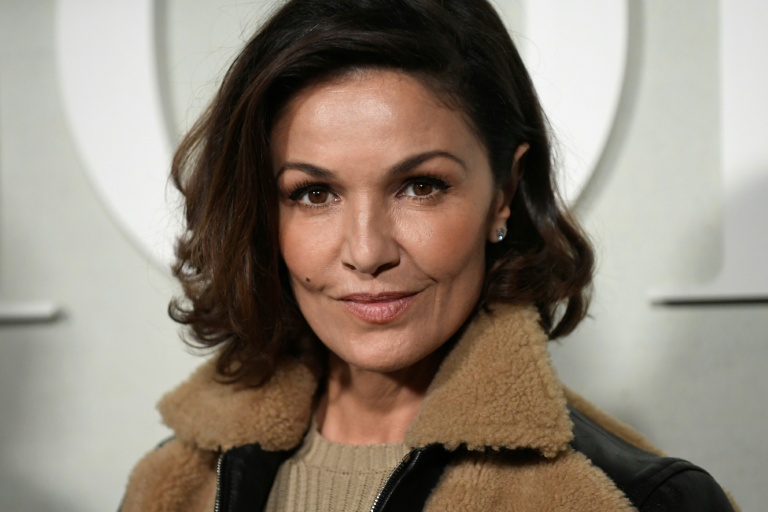 L'actrice Nadia Farès à son arrivée à un défilé Christian Dior à Paris, le 27 septembre 2022