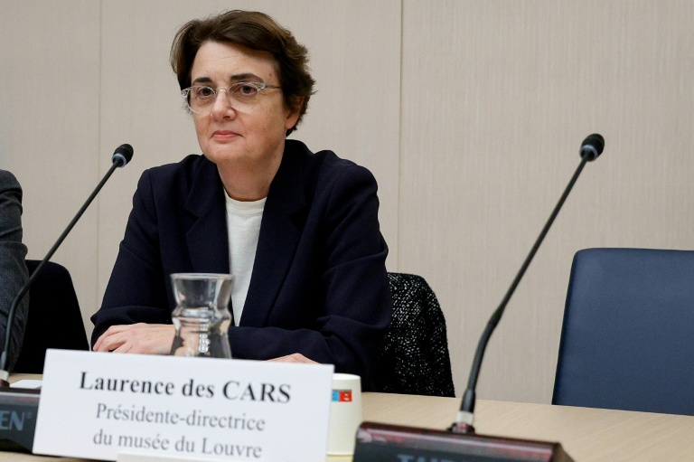 Laurence des Cars, présidente du musée du Louvre, lors d'une audition devant la commission de la culture du Sénat à Paris, le 17 décembre 2025