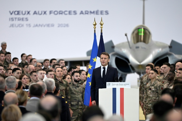 Le président Emmanuel Macron lors des voeux aux forces armées à la base aérienne militaire d'Istres, dans le sud de la France, le 15 janvier 2026