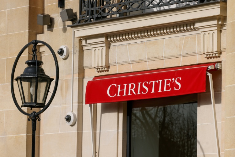 Une vente aux enchères de bijoux ayant appartenu à l'actrice Claudia Cardinale, décédée en septembre, a rapporté vendredi 826.262 euros, a indiqué la société Christie's