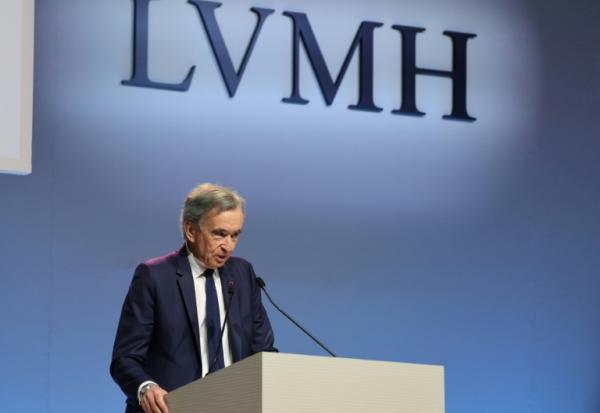 Le PDG de LVMH, Bernard Arnault, lors de la présentation des résultats financiers 2025 du groupe français du luxe, le 27 janvier 2026 à Paris