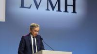 Le PDG de LVMH, Bernard Arnault, lors de la présentation des résultats financiers 2025 du groupe français du luxe, le 27 janvier 2026 à Paris