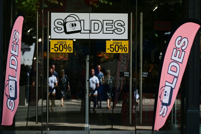 La prolongation des soldes d'été, décidée par le gouvernement en raison de l'épisode caniculaire qui avait plombé la première semaine, aura-t-elle permis de rattraper la saison ?
