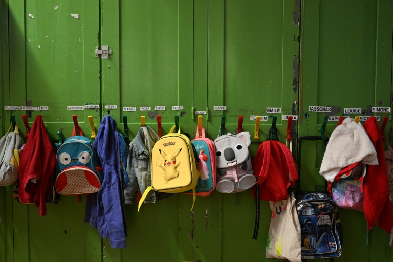 Huit Français sur dix se disent satisfaits des services de l'école (81%) et de l'hôpital (80%) publics