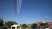 La Patrouille de France (PAF) effectue un survol, le 14 juillet 2026 à Nice, lors de la cérémonie marquant le 10e anniversaire de l'attentat de Nice en juillet 2016