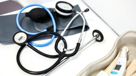 Pour la première fois, un cas d'Ebola a été diagnostiqué en France, chez un médecin revenant de République démocratique du Congo, actuellement frappée par une importante épidémie, mais le patient était déjà isolé depuis son retour et les autorités sanitaires se veulent rassurantes