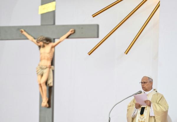 Le pape Léon XIV célèbre une messe de plein air à Kilamba, en Angola, le 19 avril 2026