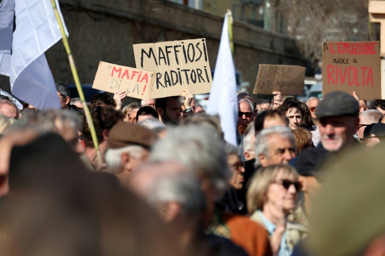 Manifestation contre l'emprise de la mafia en Corse, à Ajaccio, le 8 mars 2025