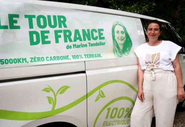 La secrétaire nationale des Ecologistes, Marine Tondelier, en tournée dans toute la France, le 28 juin 2026 à Issigeac (Dordogne)