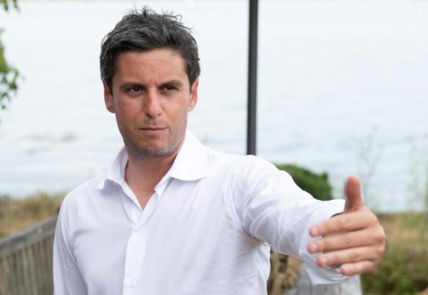 Gabriel Attal le 25 juillet 2026 à l'Ile-aux-Moines