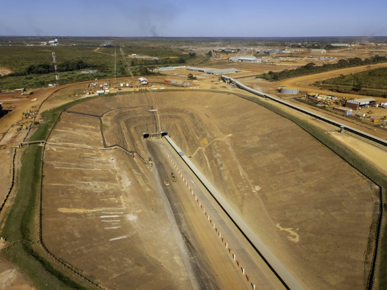 Vue générale de l'entrée du site minier de Kamoa Copper S.A. à Kolwezi dans le sud de la République démocratique du Congo (RDC) le 22 mai 2026  